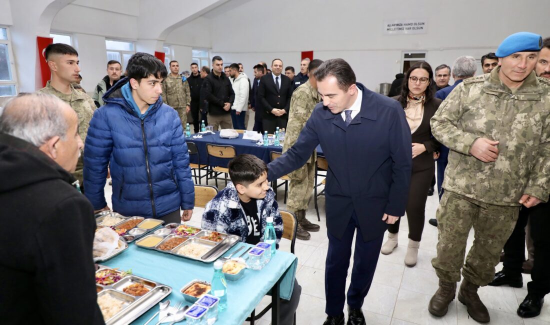 Bitlis Valisi Ahmet Karakaya, Tatvan 10. Komando Tugay Komutanlığı tarafından