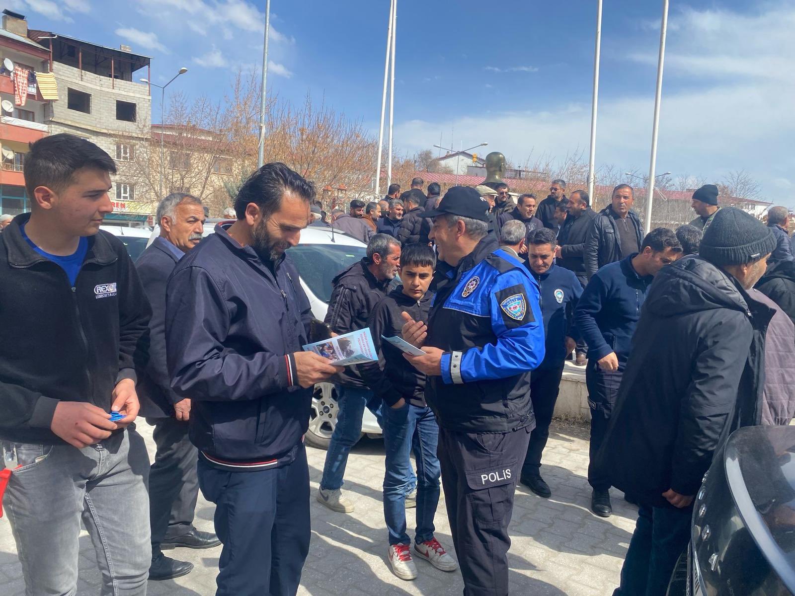 Adilcevaz İlçe Emniyet Müdürlüğü, vatandaşların güvenliği ve bilinçlenmesi amacıyla Kent