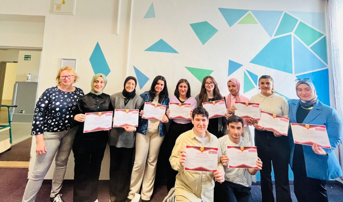 Bitlis Ahmet Eren BİLSEM, Prag’daki Eğitim Programını başarıyla tamamladı Bitlis Ahmet Eren Bilim ve Sanat Merkezi (BİLSEM), Bitlis İl