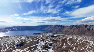 Nemrut Gölü, dünyanın ikinci, Türkiye’nin en büyük&nbsp;krater gölü&nbsp;olup, adını MÖ