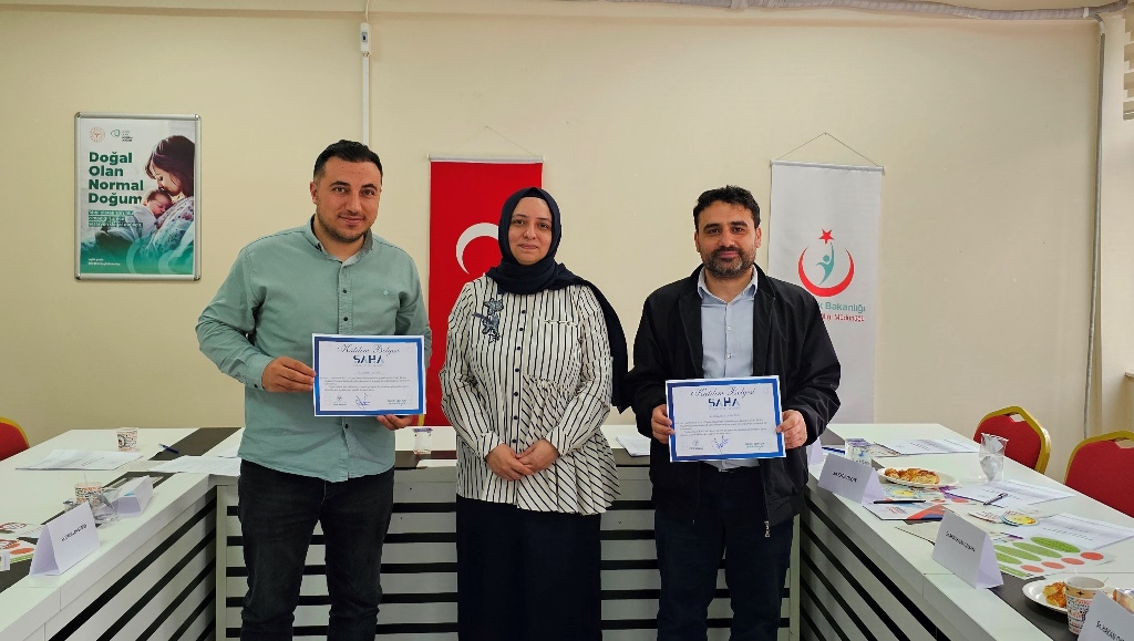Bitlis’te Medya Mensuplarına yönelik “SAHA Sağlık Elçileri” eğitimi düzenlendi Bitlis İl Sağlık Müdürlüğü’ne bağlı Sağlıklı Hayat Merkezi (SHM) tarafından