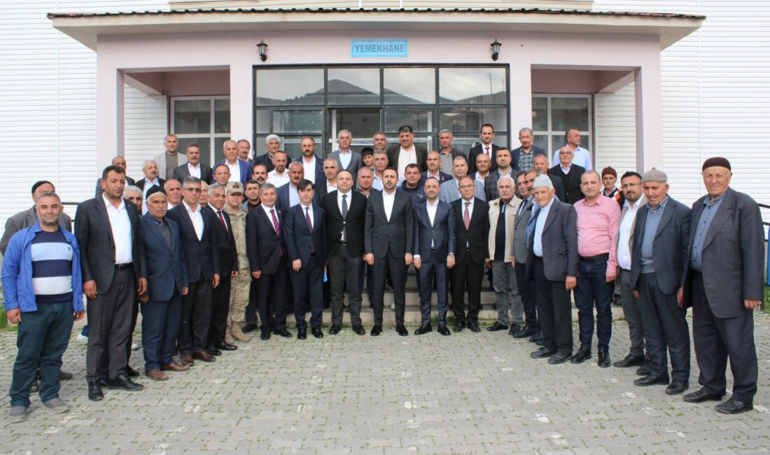 Tatvan’da bölgesel Muhtarlar toplantısı gerçekleştirildi Bitlis’in Tatvan ilçesine bağlı Güntepe Köyü’nde, bölgesel muhtarlar toplantısı düzenlendi.