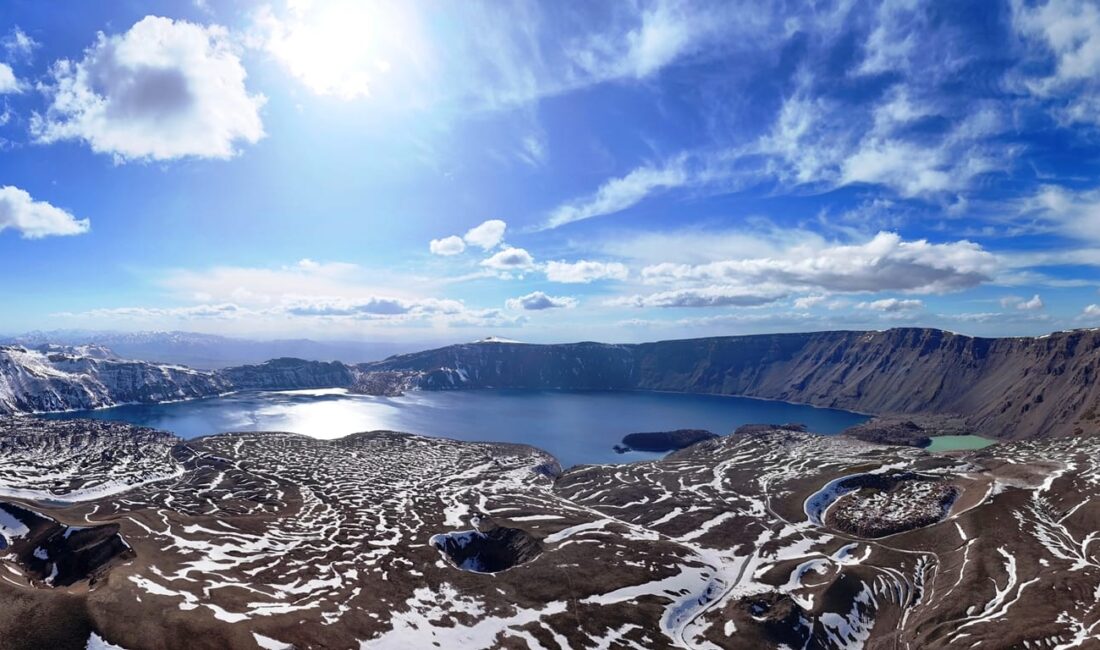 Bitlis’te bulunan ve dünyanın ikinci büyük krater gölü olan Nemrut