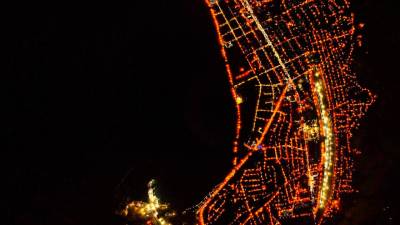 Bitlis’in Tatvan ilçesi, hava aracından çekilen etkileyici bir fotoğrafla gece