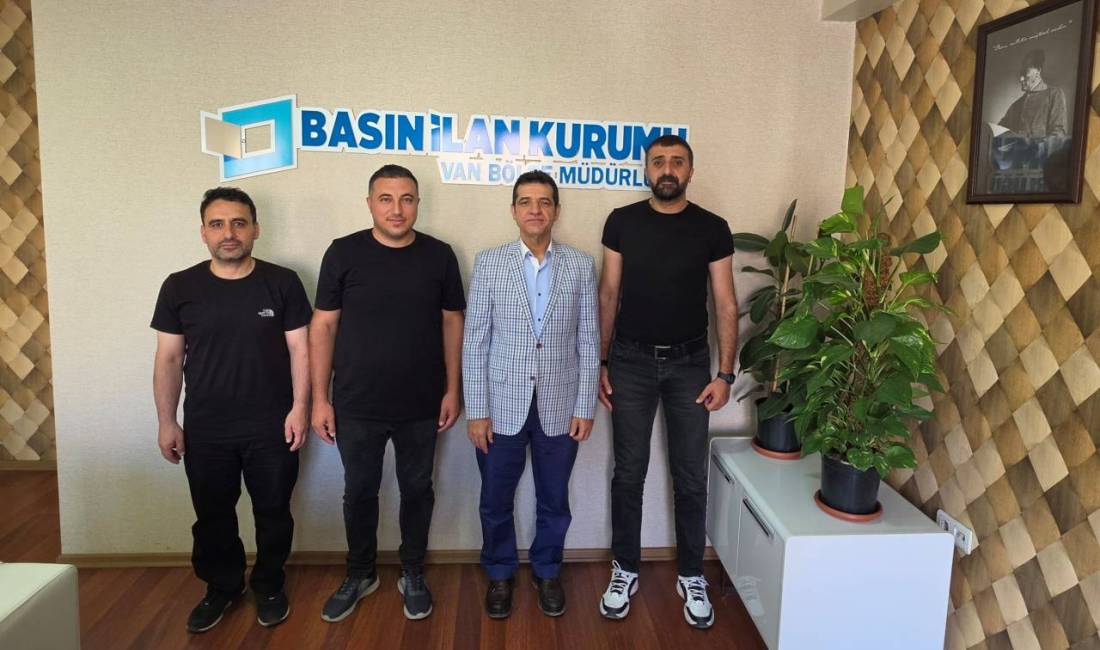 Bitlis Gazeteciler Cemiyeti (BİGACEM) Başkanı Hakan Okay, Başkan Yardımcısı Abdulhalim