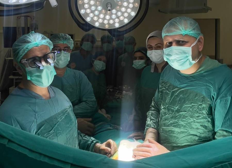 Bitlis’te sağlık tarihinde bir ilk gerçekleştirildi. Tatvan Devlet Hastanesi’nde yapılan