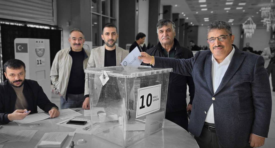 Tatvan TSO seçimlerinde oy verme işlemi başladı Bitlis’in Tatvan ilçesinde, Tatvan Ticaret ve Sanayi Odası (TATSO) Meslek