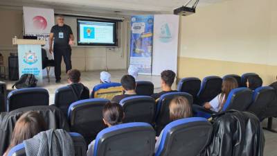 Bitlis’in Tatvan ilçesinde, gençlerin su altı teknolojileri ve robotik sistemler