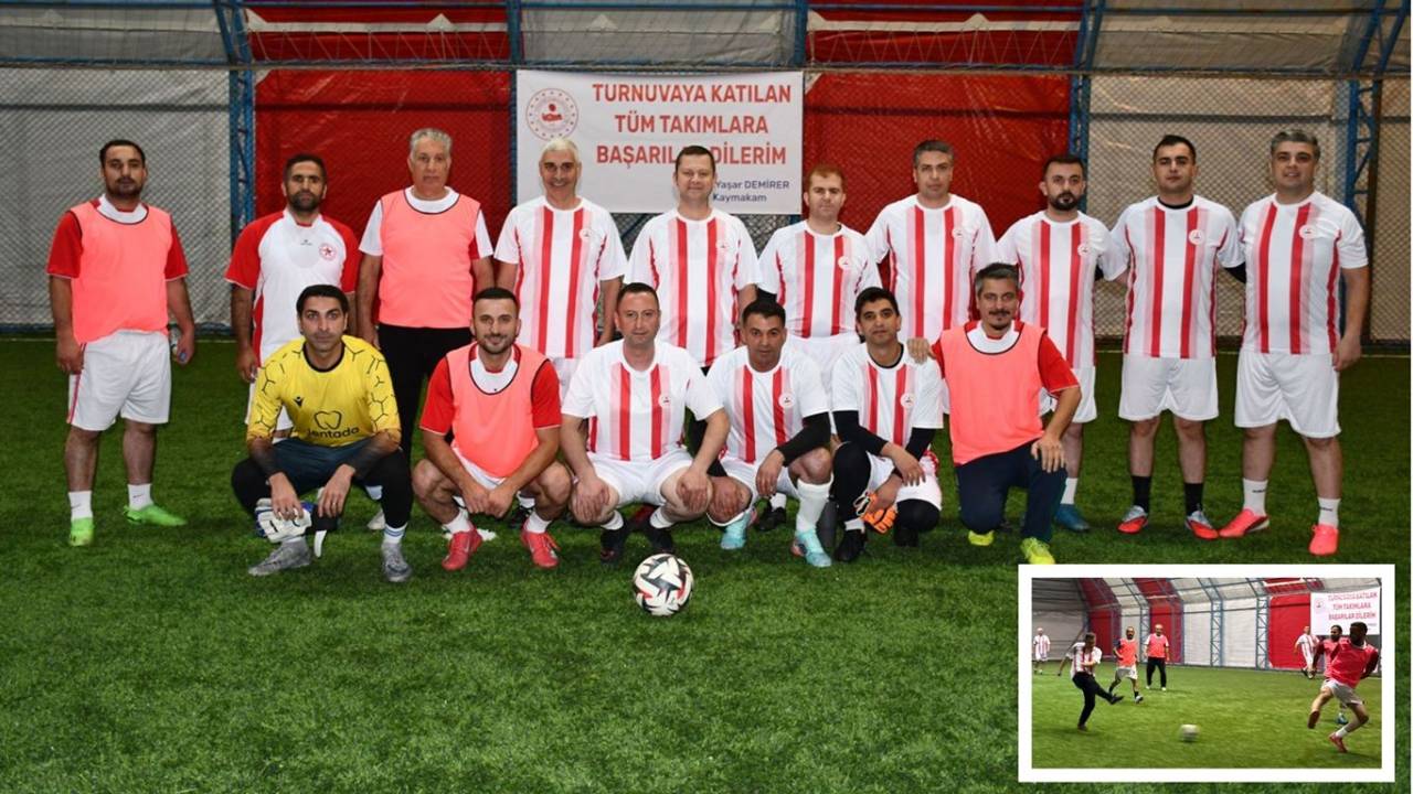 Bitlis’in Tatvan ilçesinde şehitler anısına düzenlenen kurumlar arası futbol turnuvası