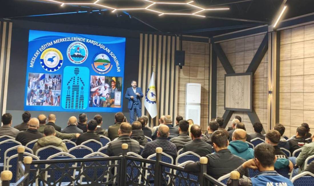 Tatvan’da “Mesleki Eğitim Merkezleri İşletme Toplantısı” düzenlendi Bitlis’in Tatvan Mesleki Eğitim Merkezi tarafından Tatvan Ticaret ve Sanayi