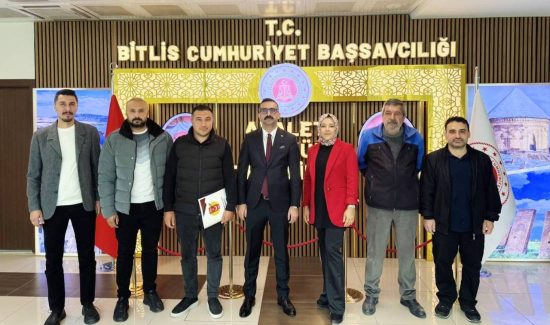 Bitlis Gazeteciler Cemiyeti (BİGACEM) Başkanı Hakan Okay, cemiyet yönetim kurulu
